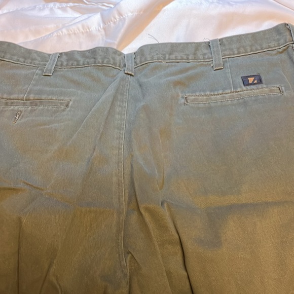 Men’s Dark Green Khaki Pants. Size 38 (Waist) x 34 (Inseam) - Picture 3 of 6